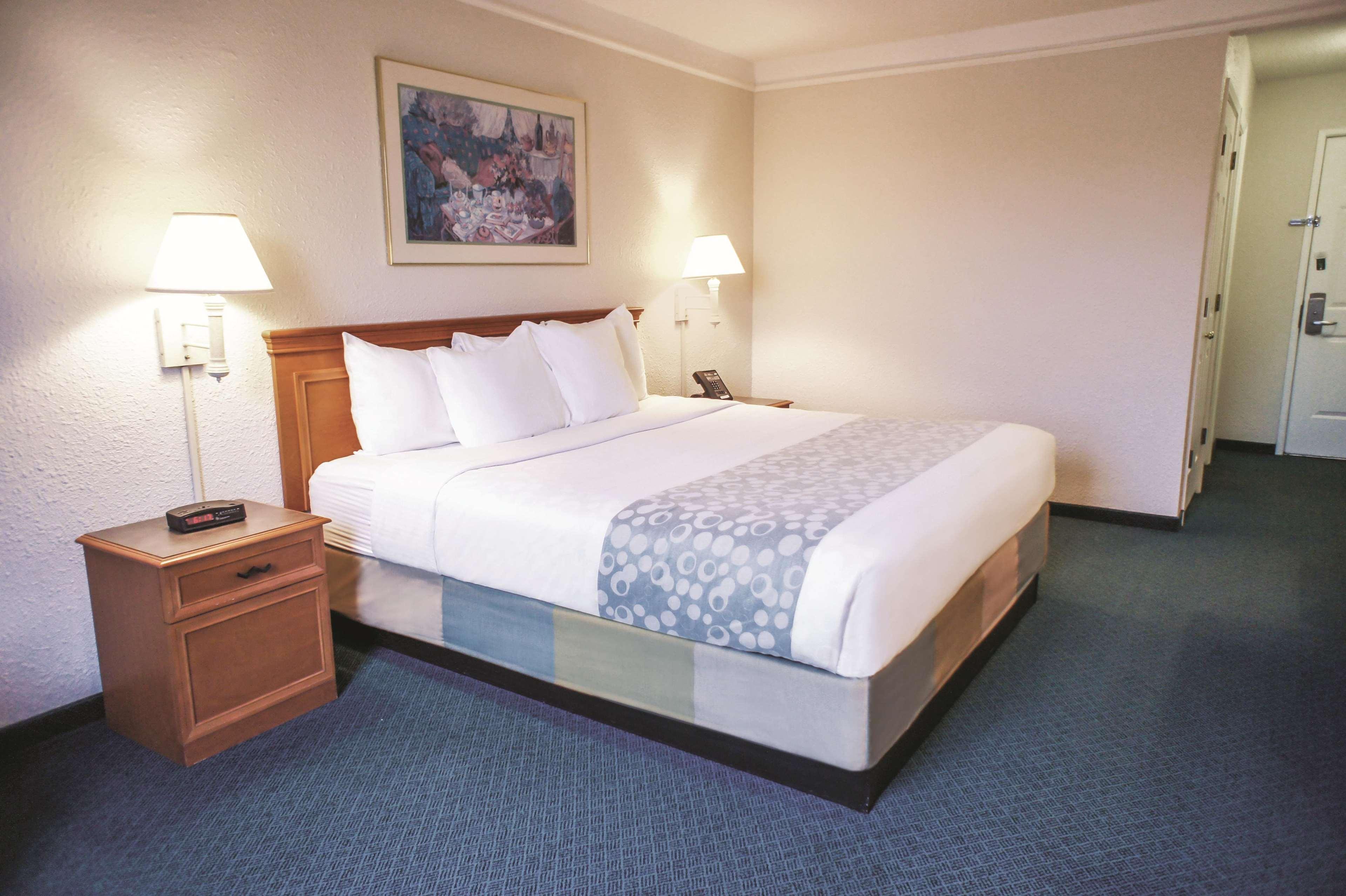 Hotel La Quinta By Wyndham Airport 3*